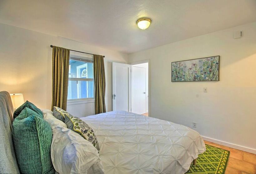 Lakefront Sanctuary W/ Mount Konocti Views