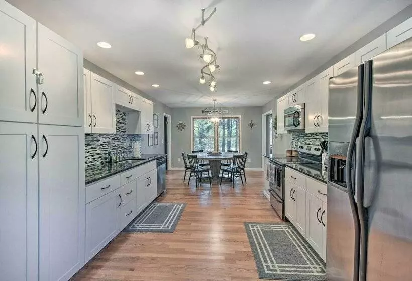 Lakefront Westminster Retreat W/ Boat Dock!