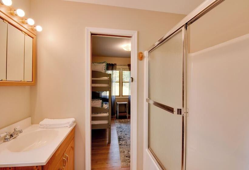 Lakefront Westminster Retreat W/ Boat Dock!