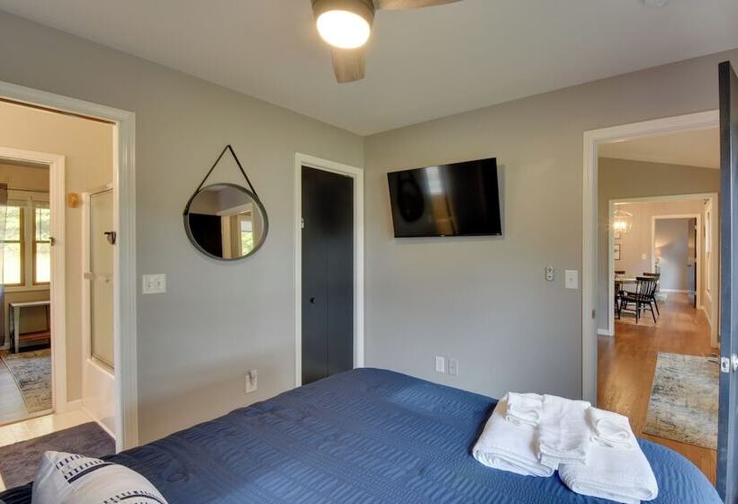 Lakefront Westminster Retreat W/ Boat Dock!