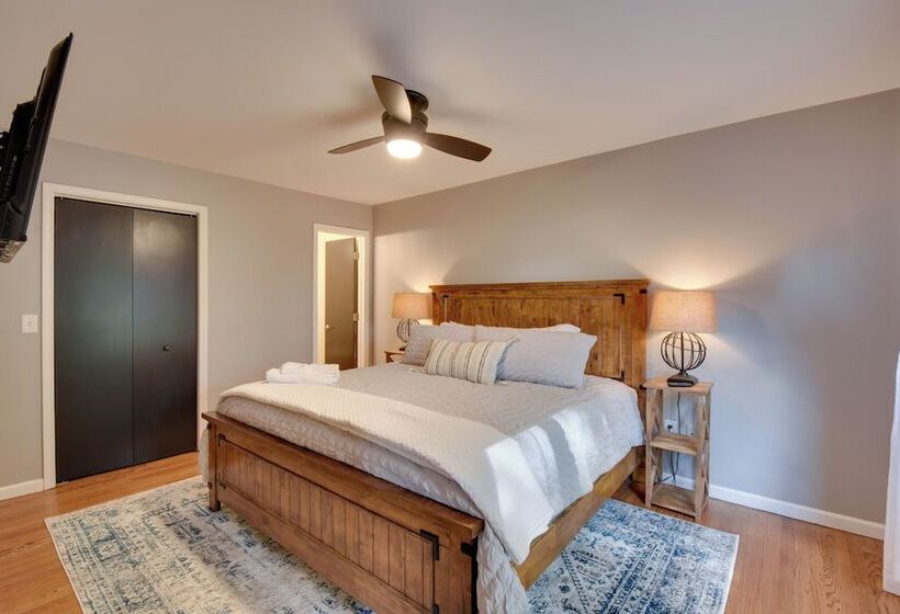 Lakefront Westminster Retreat W/ Boat Dock!