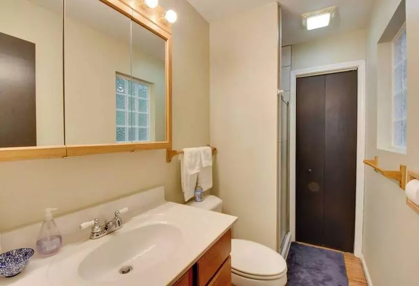 Lakefront Westminster Retreat W/ Boat Dock!