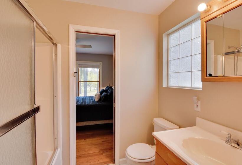 Lakefront Westminster Retreat W/ Boat Dock!