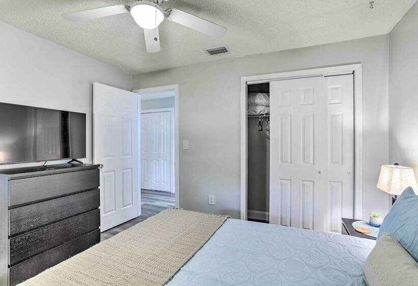 Largo Oasis W/ Pool & Grill: 10 Min To Beach!