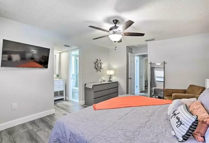 Largo Oasis W/ Pool & Grill: 10 Min To Beach!