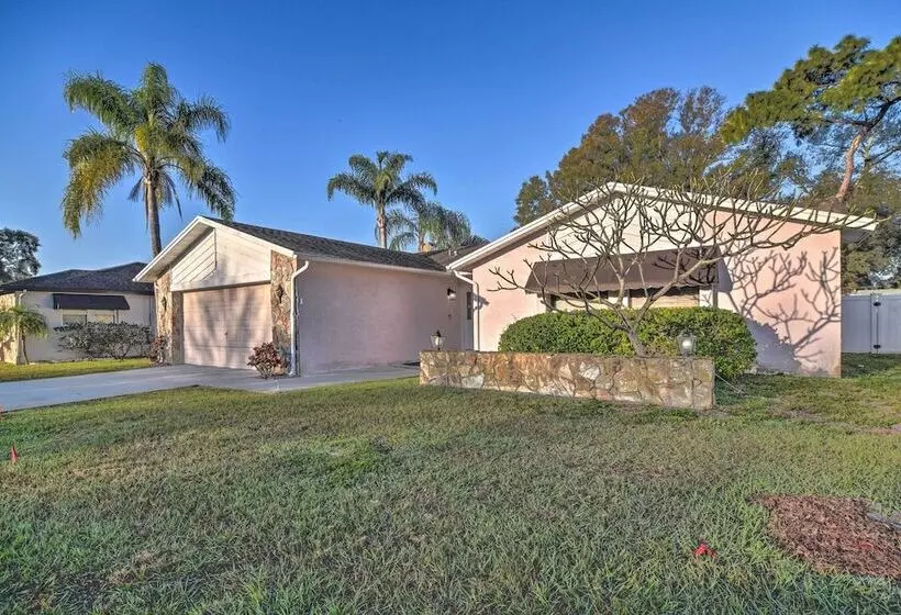 Largo Oasis W/ Pool & Grill: 10 Min To Beach!