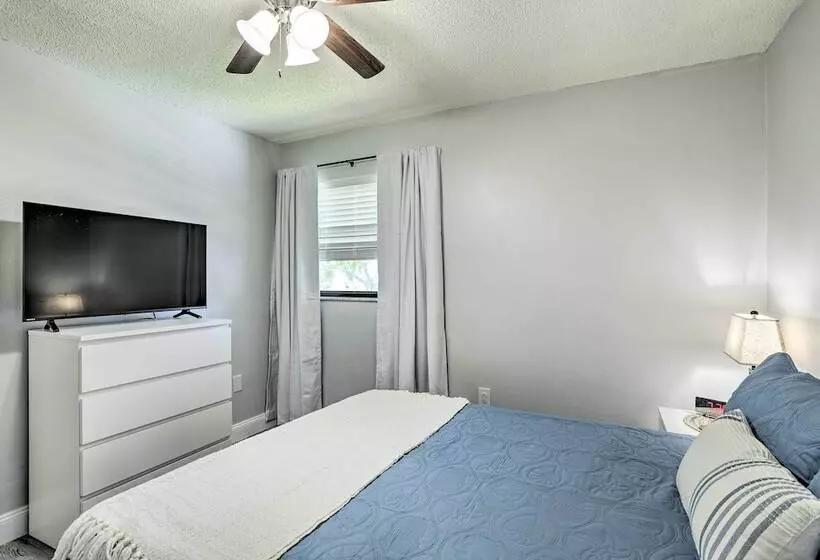 Largo Oasis W/ Pool & Grill: 10 Min To Beach!