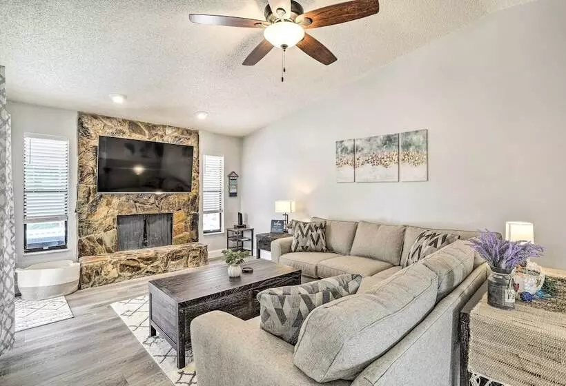 Largo Oasis W/ Pool & Grill: 10 Min To Beach!