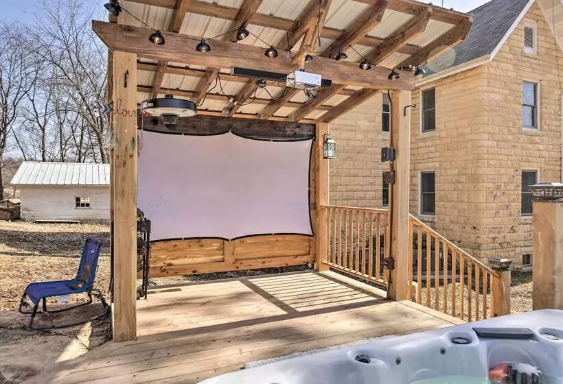 Historic Marthasville Home W/ Shared Amenities!