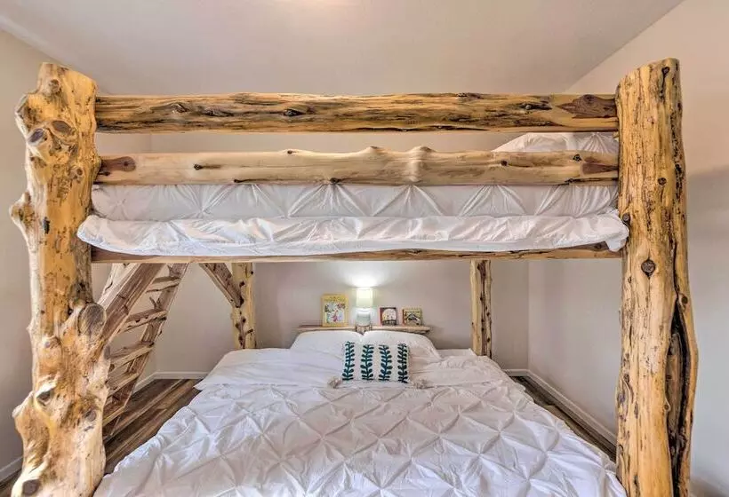 Historic Marthasville Home W/ Shared Amenities!