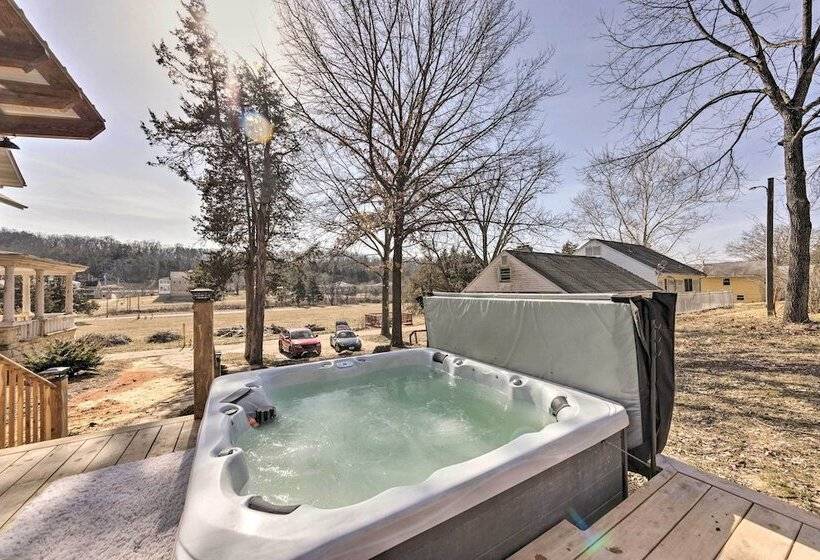 Historic Marthasville Home W/ Shared Amenities!