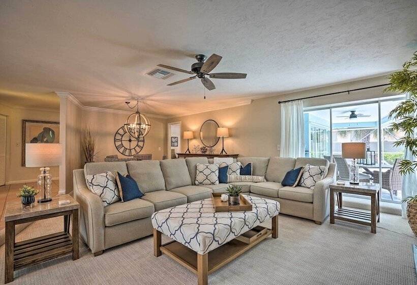 Marco Island Home W/ Heated Pool, Close To Beach!
