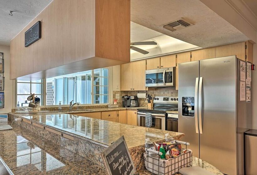 Marco Island Home W/ Heated Pool, Close To Beach!