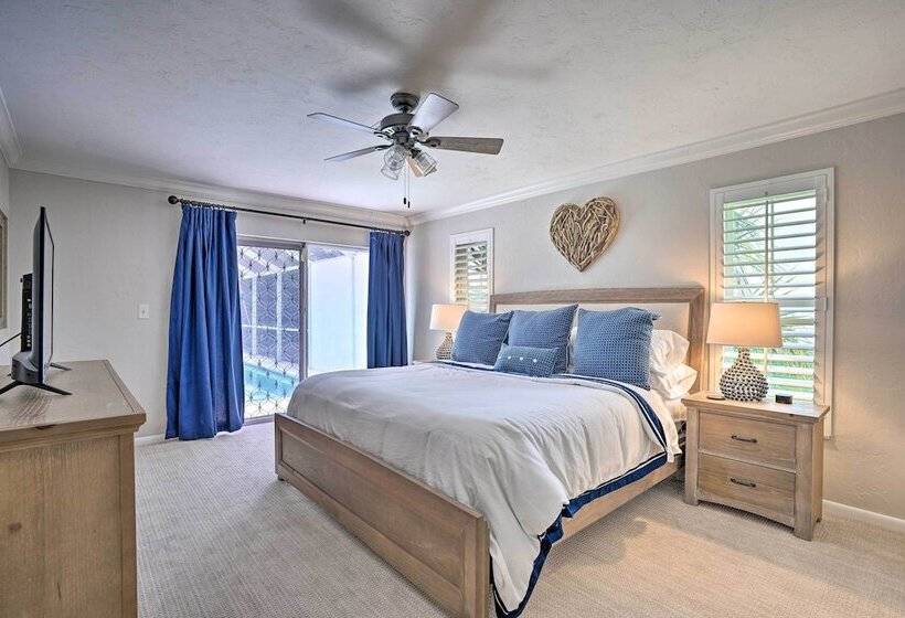 Marco Island Home W/ Heated Pool, Close To Beach!