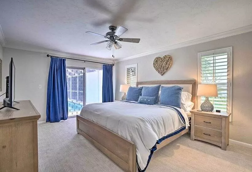 Marco Island Home W/ Heated Pool, Close To Beach!