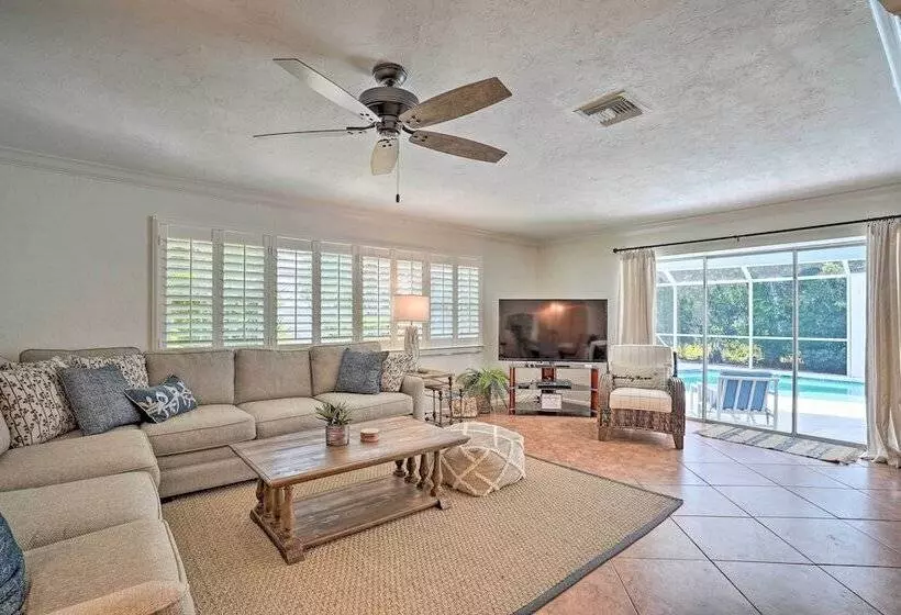 Marco Island Home W/ Heated Pool, Close To Beach!