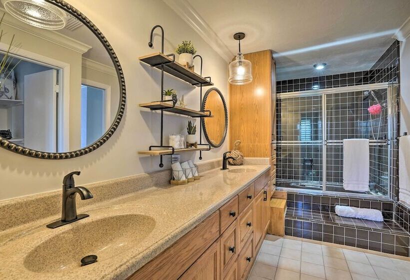 Marco Island Home W/ Heated Pool, Close To Beach!