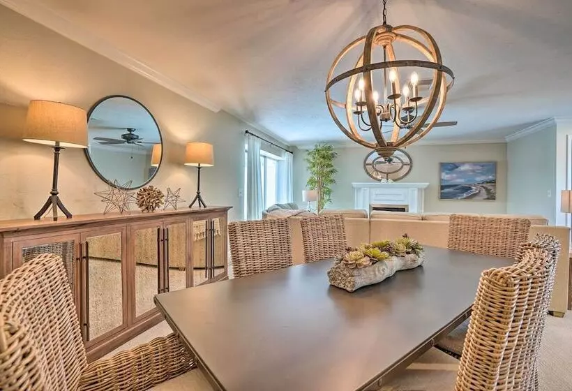 Marco Island Home W/ Heated Pool, Close To Beach!