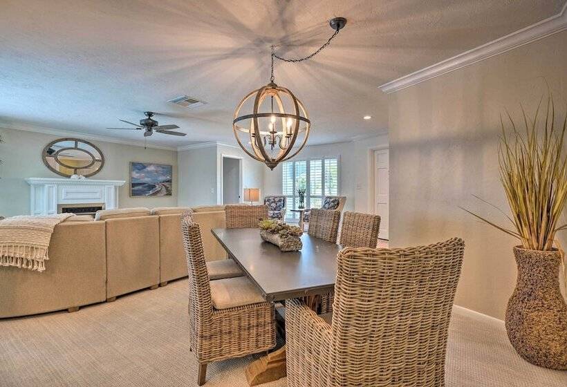 Marco Island Home W/ Heated Pool, Close To Beach!