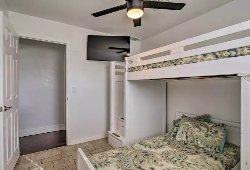 Marco Island Home W/ Pool Near Tigertail Beach!