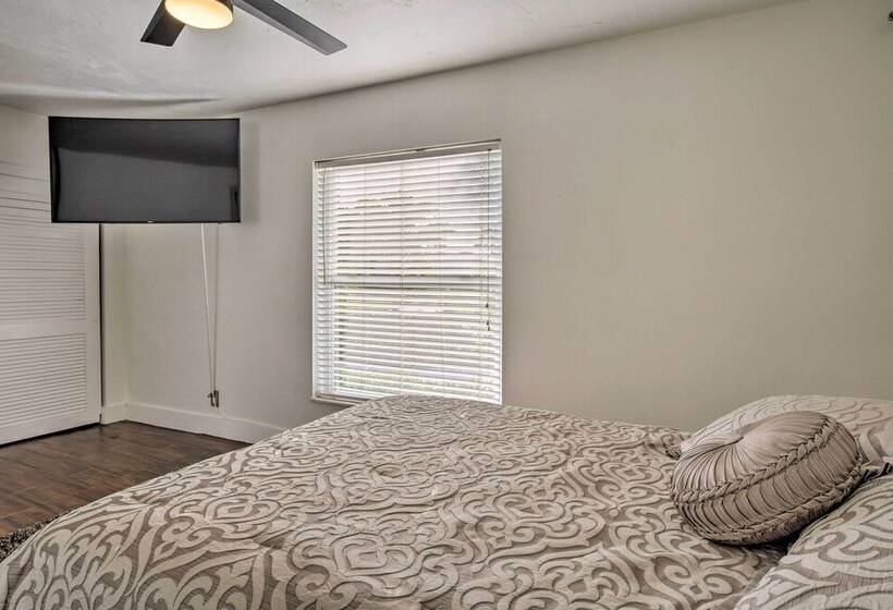 Marco Island Home W/ Pool Near Tigertail Beach!