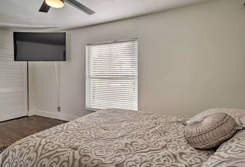 Marco Island Home W/ Pool Near Tigertail Beach!