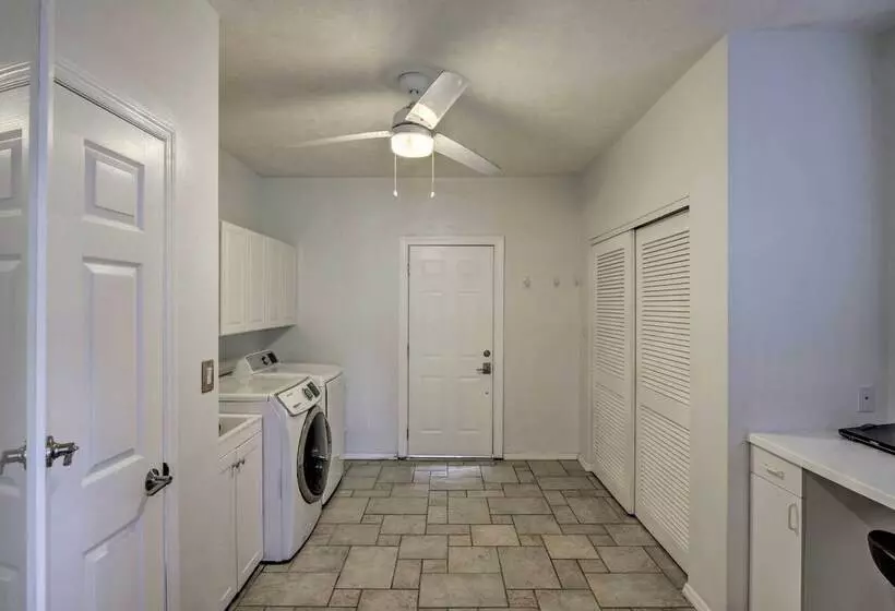 Marco Island Home W/ Pool Near Tigertail Beach!