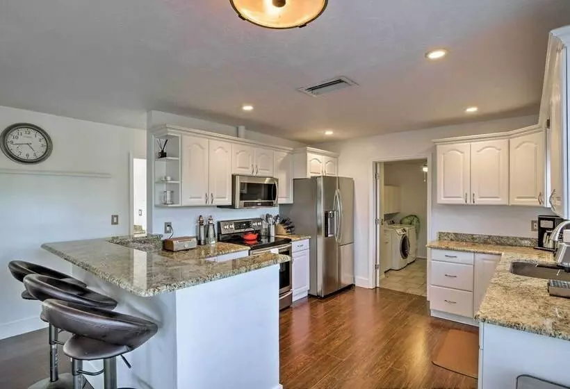 Marco Island Home W/ Pool Near Tigertail Beach!