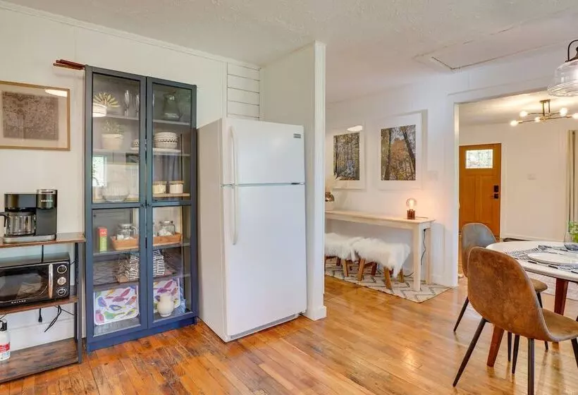 Mid Century Modern Fayetteville Home Close To Town