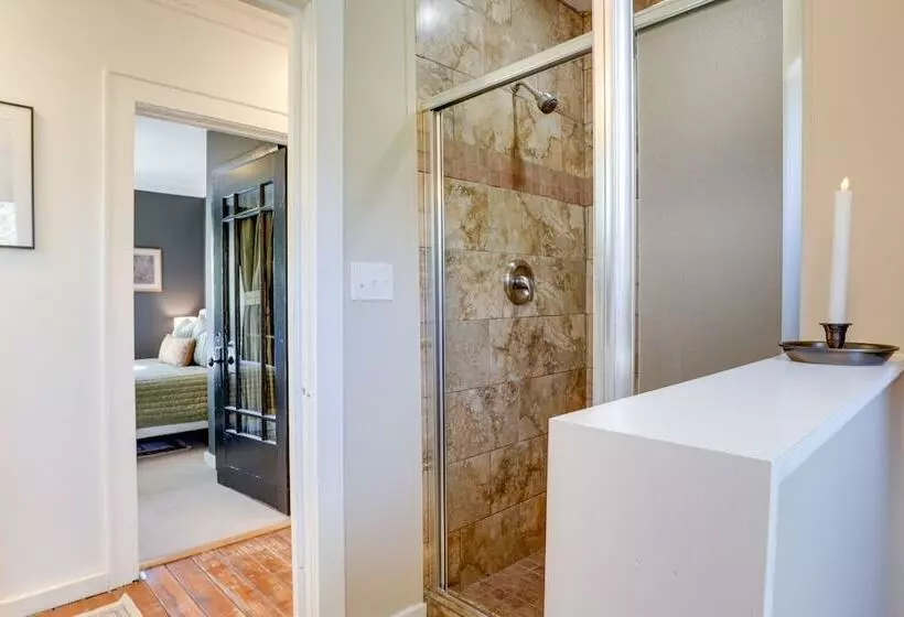 Mid Century Modern Fayetteville Home Close To Town