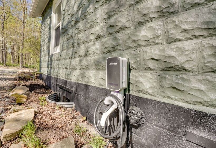 Mid Century Modern Fayetteville Home Close To Town