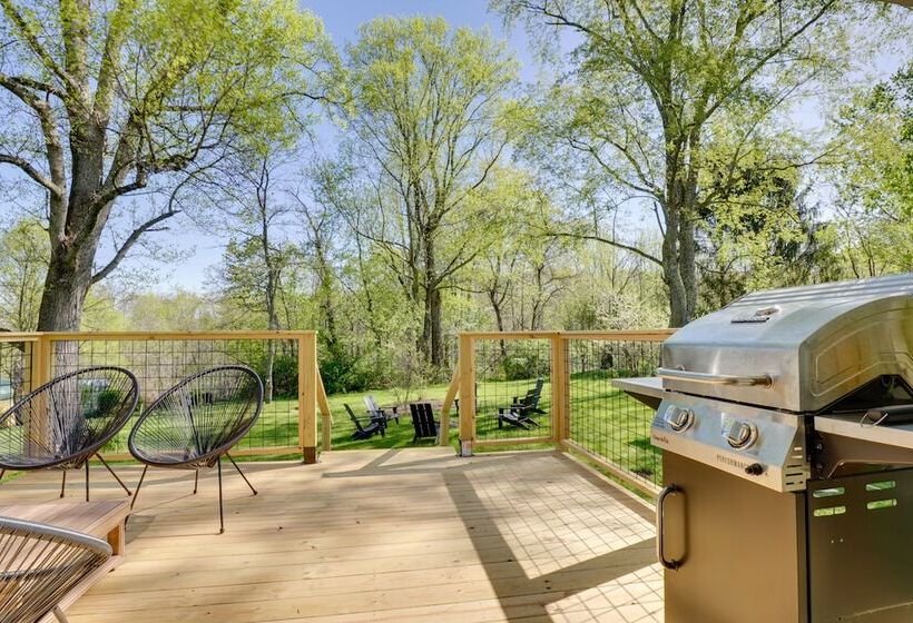 Mid Century Modern Fayetteville Home Close To Town