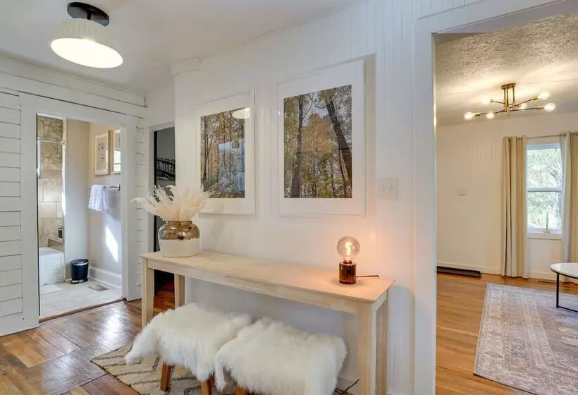 Mid Century Modern Fayetteville Home Close To Town