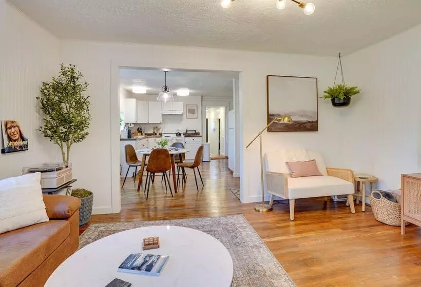 Mid Century Modern Fayetteville Home Close To Town