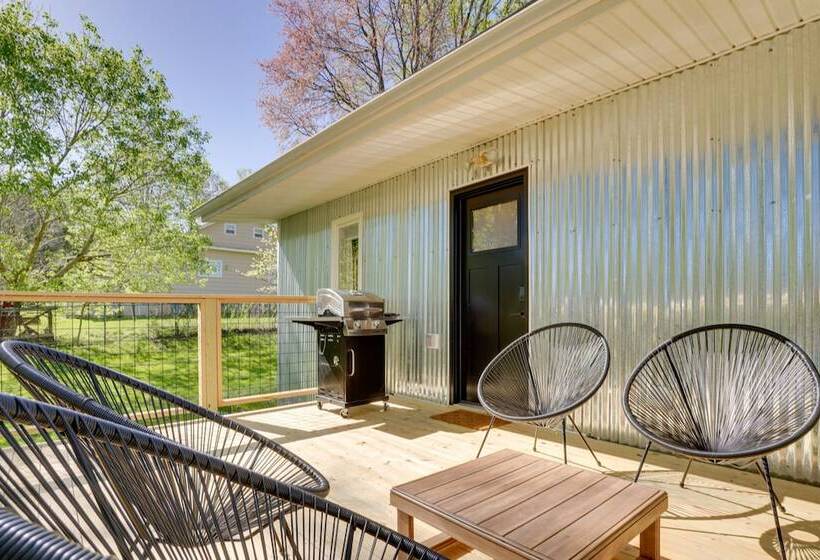 Mid Century Modern Fayetteville Home Close To Town