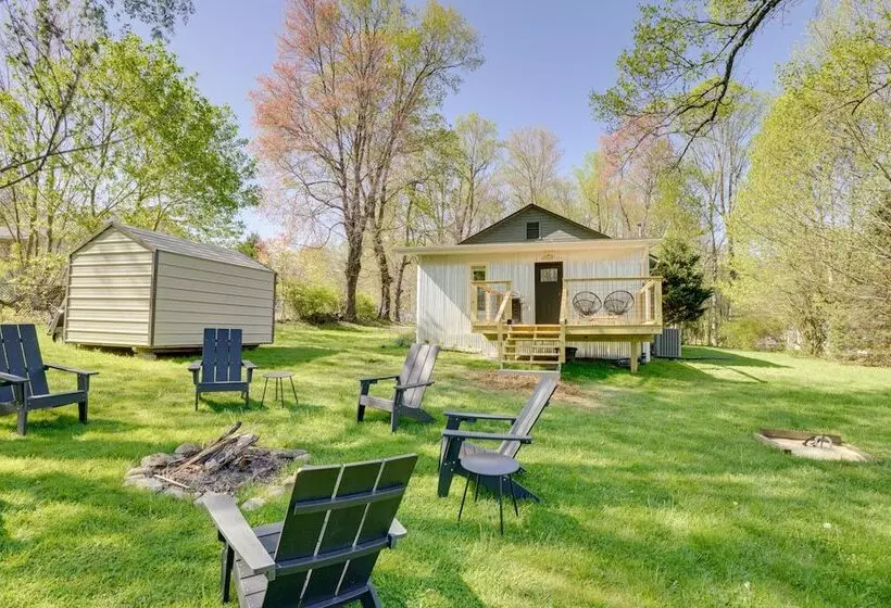 Mid Century Modern Fayetteville Home Close To Town