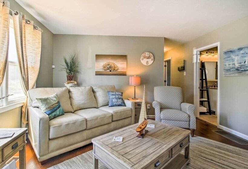 Modern Abode W/ Patio ~ 1 Mi To Stockton Lake!