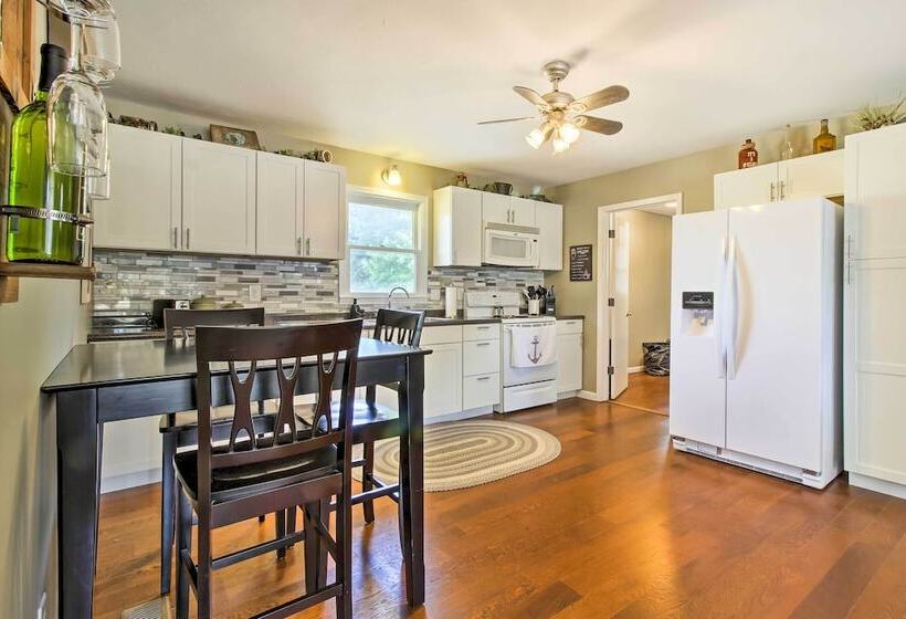 Modern Abode W/ Patio ~ 1 Mi To Stockton Lake!