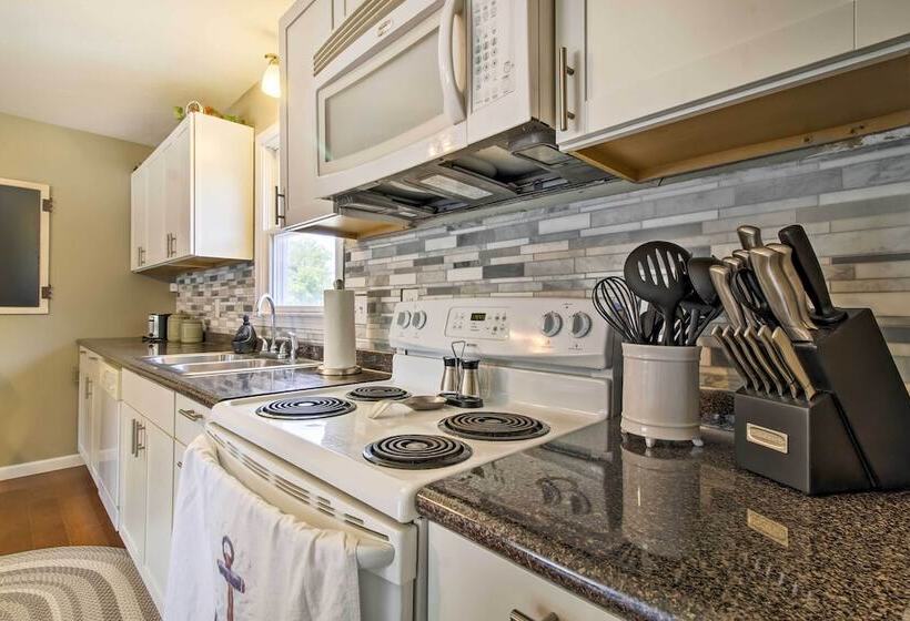 Modern Abode W/ Patio ~ 1 Mi To Stockton Lake!