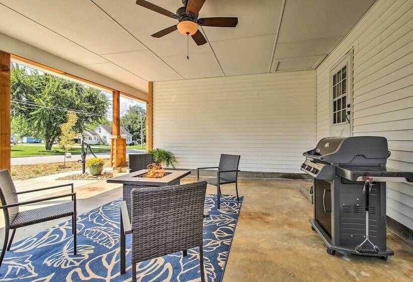 Modern Abode W/ Patio ~ 1 Mi To Stockton Lake!