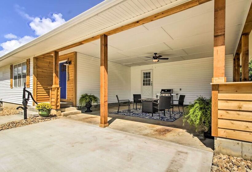 Modern Abode W/ Patio ~ 1 Mi To Stockton Lake!