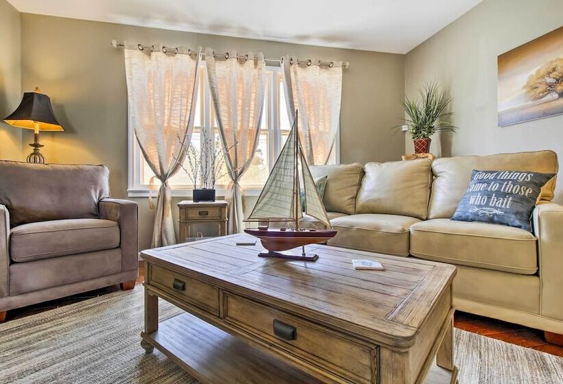 Modern Abode W/ Patio ~ 1 Mi To Stockton Lake!