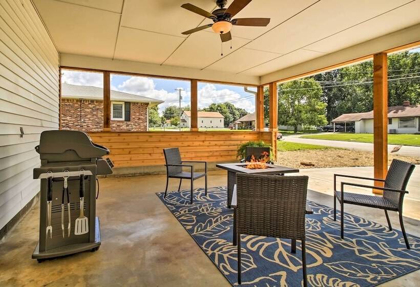 Modern Abode W/ Patio ~ 1 Mi To Stockton Lake!