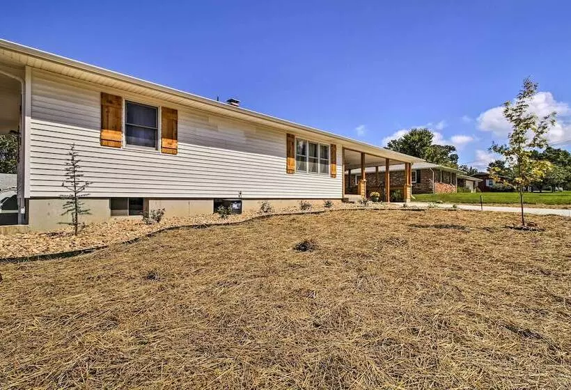 Modern Abode W/ Patio ~ 1 Mi To Stockton Lake!