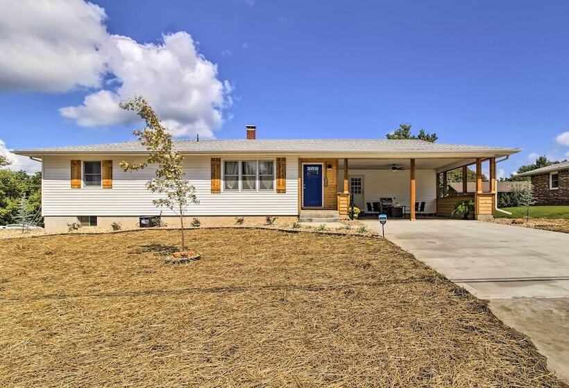 Modern Abode W/ Patio ~ 1 Mi To Stockton Lake!