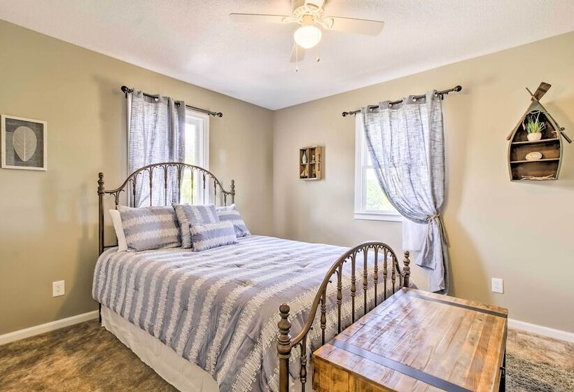 Modern Abode W/ Patio ~ 1 Mi To Stockton Lake!