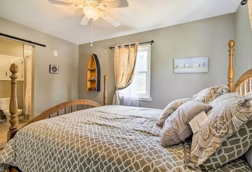 Modern Abode W/ Patio ~ 1 Mi To Stockton Lake!