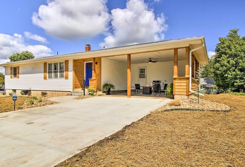 Modern Abode W/ Patio ~ 1 Mi To Stockton Lake!