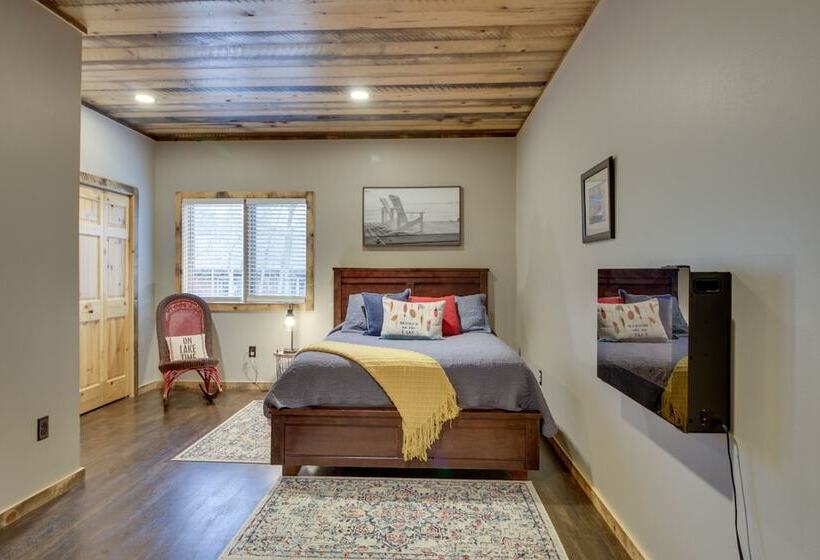 Modern Lakeside Chalet On Crow Wing Chain W/ Dock!