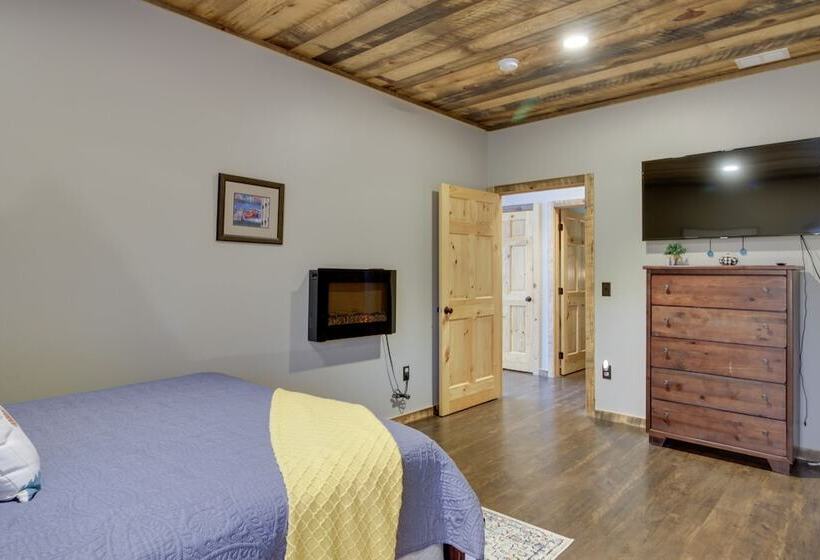 Modern Lakeside Chalet On Crow Wing Chain W/ Dock!